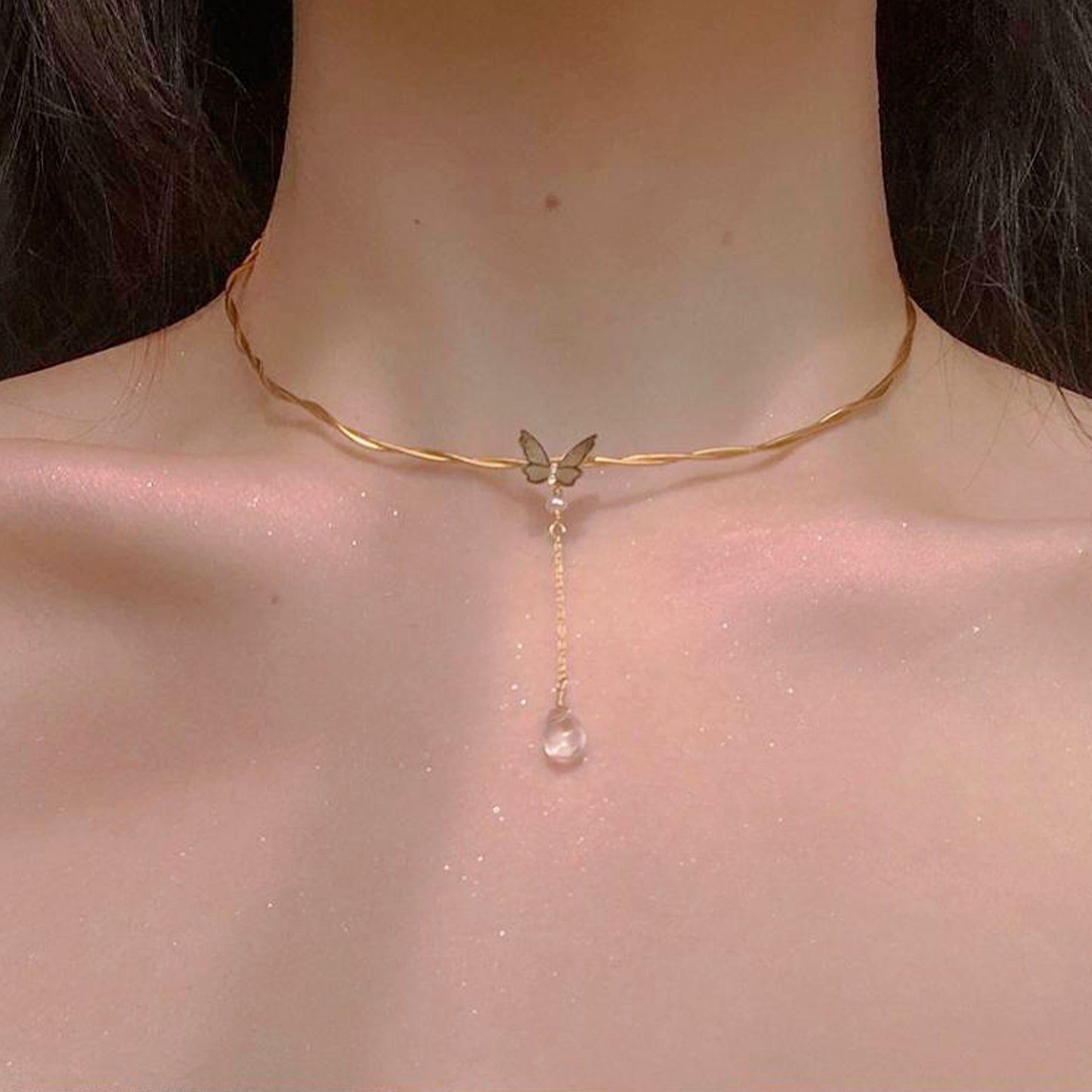 Collier ras du cou papillon