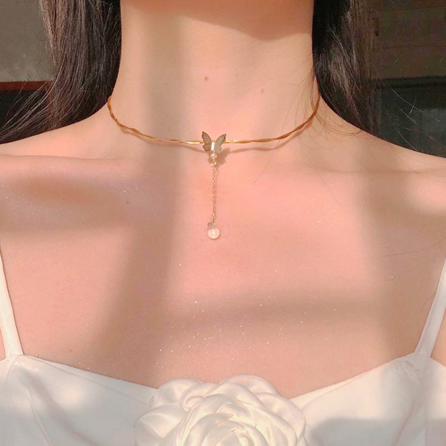 Collier ras du cou papillon