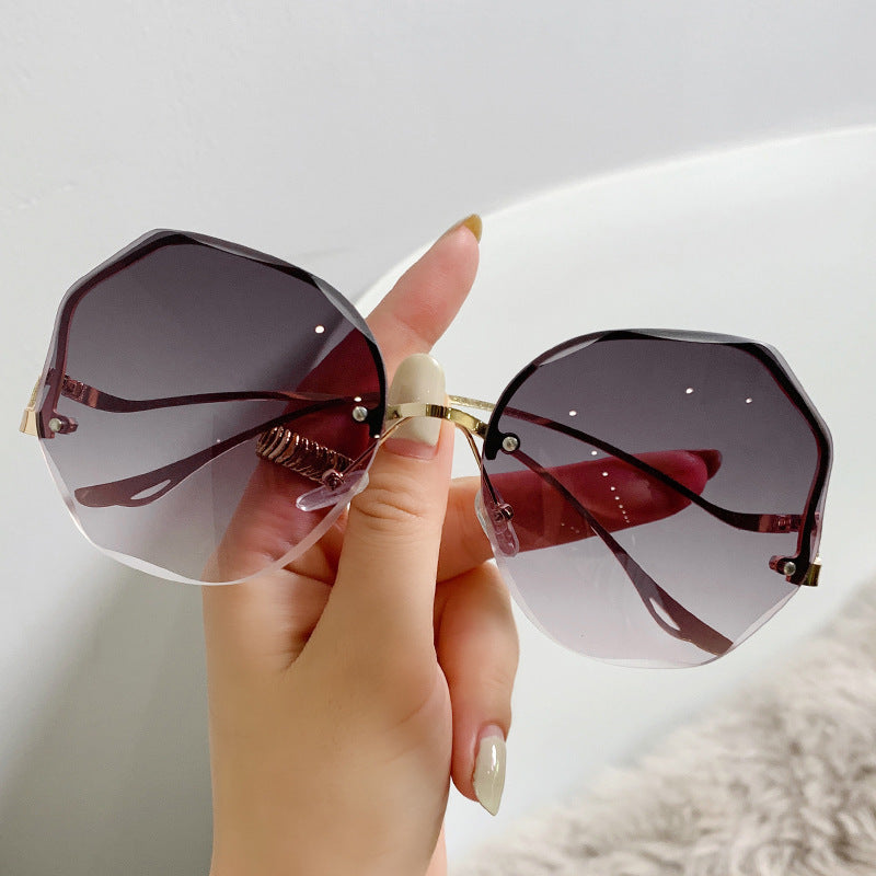 Lunettes de soleil tendance avec protection UV pour femmes