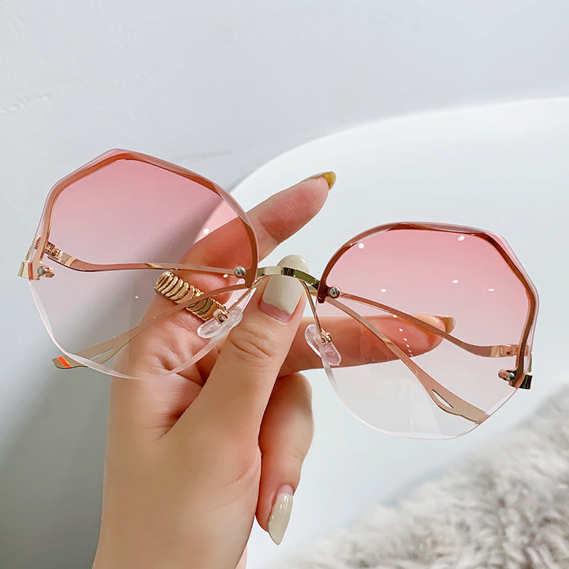 Lunettes de soleil tendance avec protection UV pour femmes