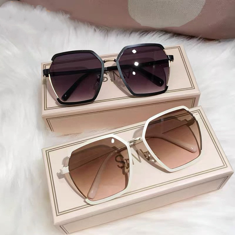 Lunettes de soleil demi-carrées classiques