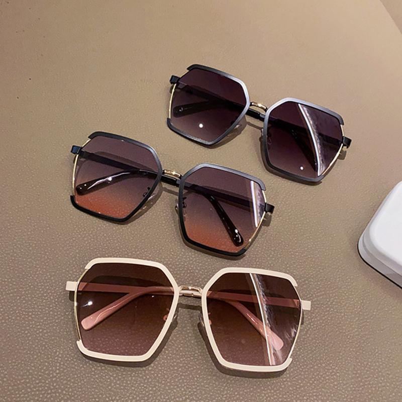Lunettes de soleil demi-carrées classiques