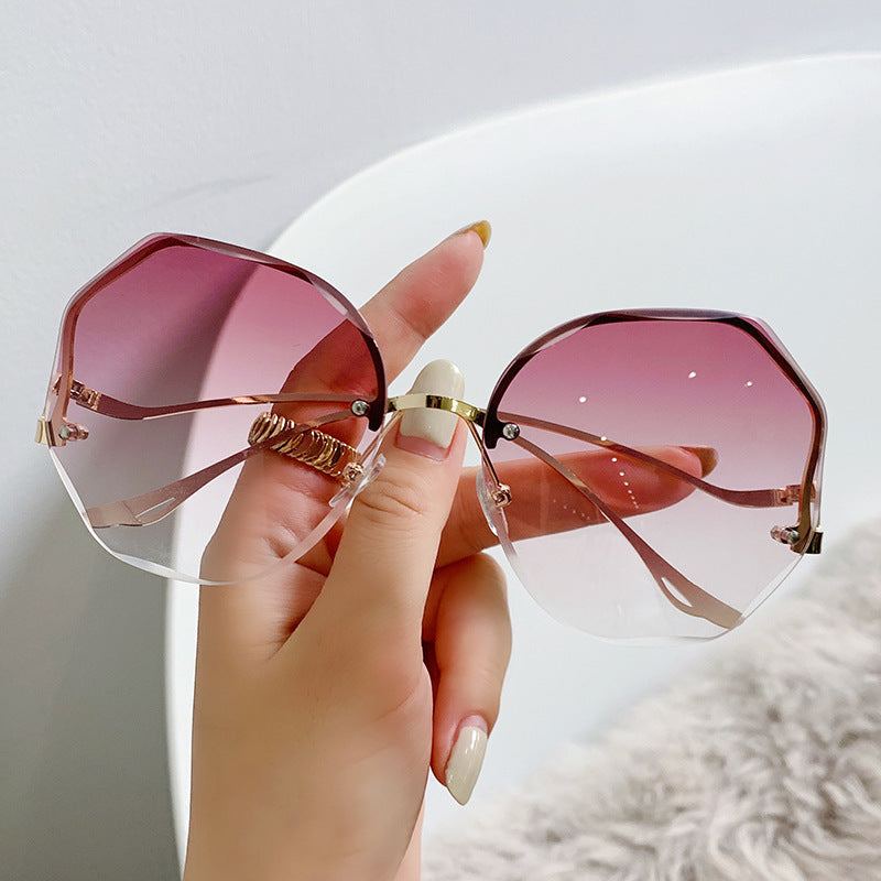 Lunettes de soleil tendance avec protection UV pour femmes