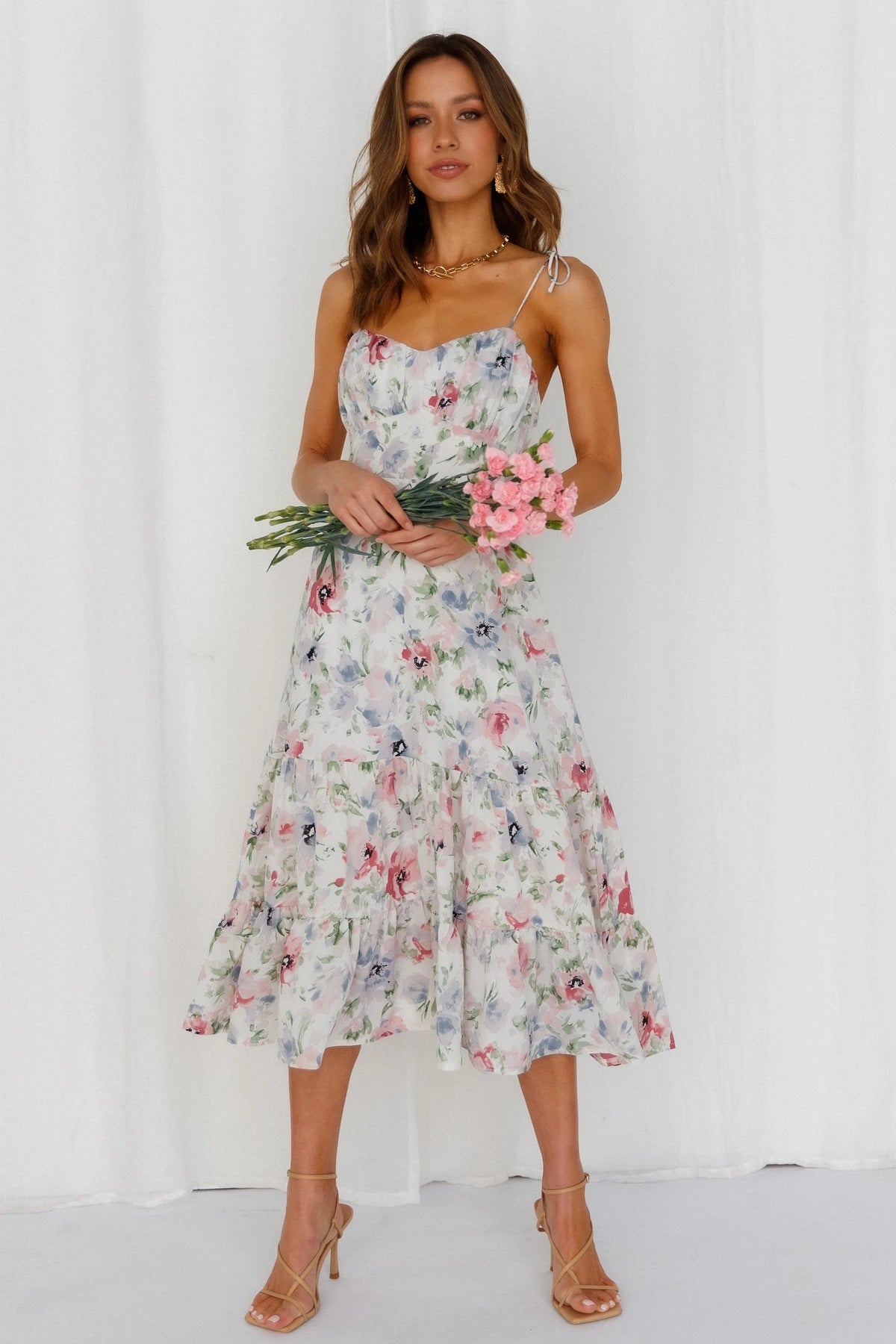 Mini-robe à imprimé vert doux avec soutien-gorge mature