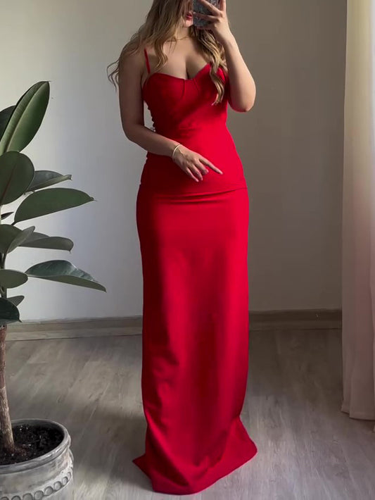 Robe longue rouge sexy à bretelles fendue dans le dos