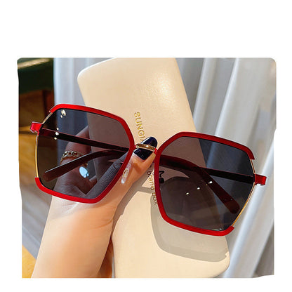 Lunettes de soleil demi-carrées classiques