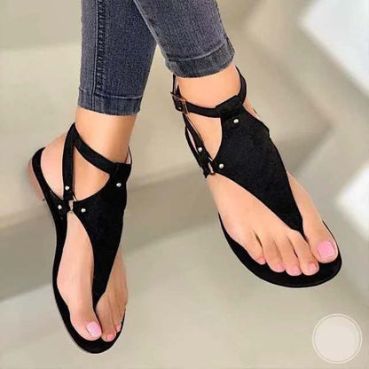 Flat bottom beach sandal with buckle and toe strap