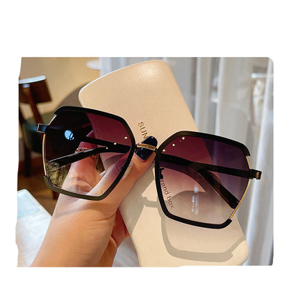 Lunettes de soleil demi-carrées classiques